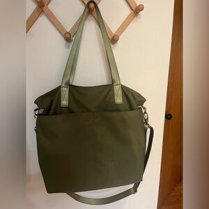 Green Simple Modern tote bag